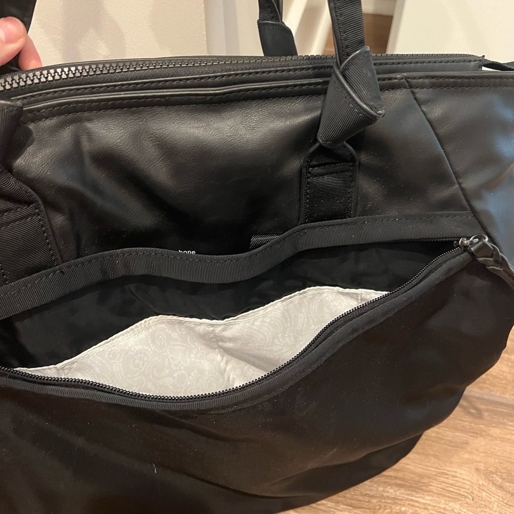 lululemon Everything Black Tote Bag - Picture 2 of 6